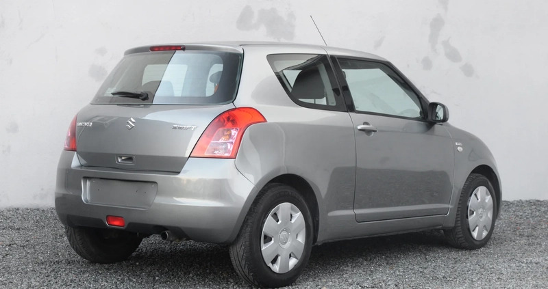 Suzuki Swift cena 8700 przebieg: 200000, rok produkcji 2009 z Jarocin małe 704